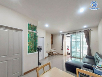 *****ทาวน์เฮ้าส์มือสองย่านเมืองทอง ม.โกลเด้นซิตี้ แจ้งวัฒนะ-เมืองทอง เนื้อที่กว้าง 19 ตร.ว. ฟังก์ชัน 4 ห้องนอน 3 ห้องน้ำ ที่จอดรถ 2 คัน ฟรี! เครื่องปรับอากาศ 4 เครื่อง ลงเสาเข็ม ต่อเติมพร้อมเข้าอยู่ได้ทันที ทำเลเดินทางสะดวก ใกล้รถไฟฟ้าสายสีชมพู "สถานีปากเกร็ด" และจุดขึ้นทางด่วน "อุดรรัถยา" จองเลย!